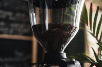 Burr Grinders vs Blade Grinders: