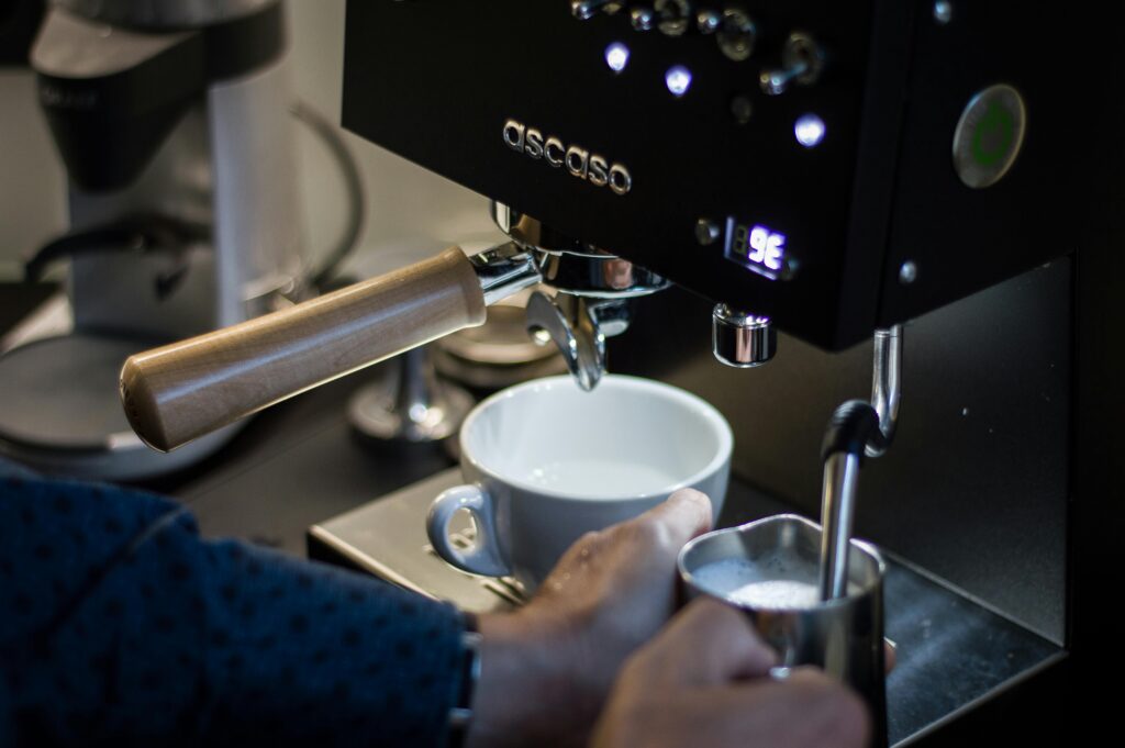 Manual vs. Automatic Espresso Makers